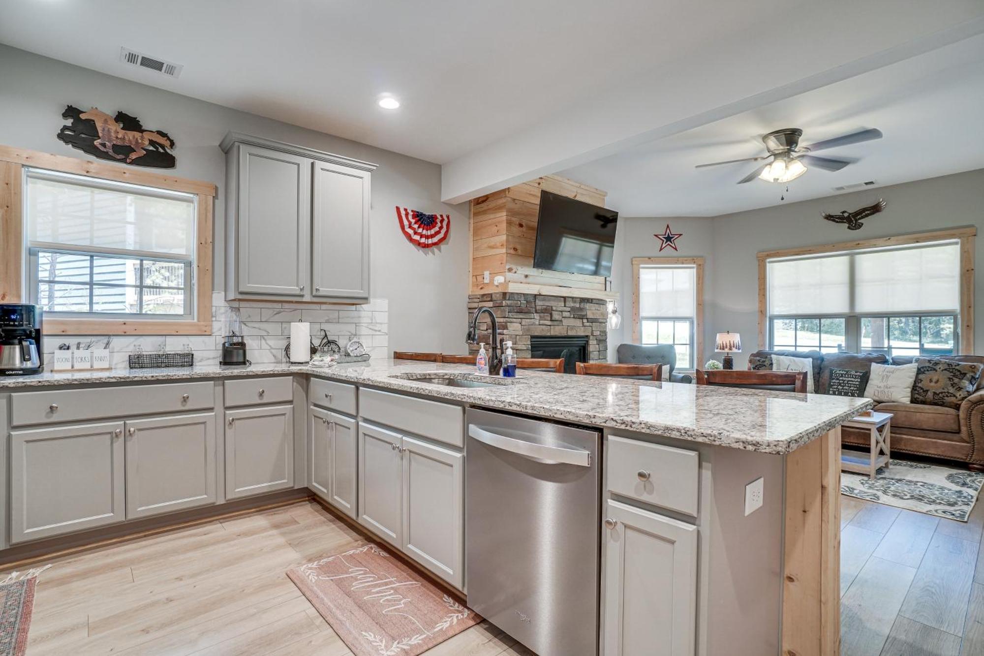Stunning Helen Getaway With Hot Tub And Ev Charger! Villa Exterior photo